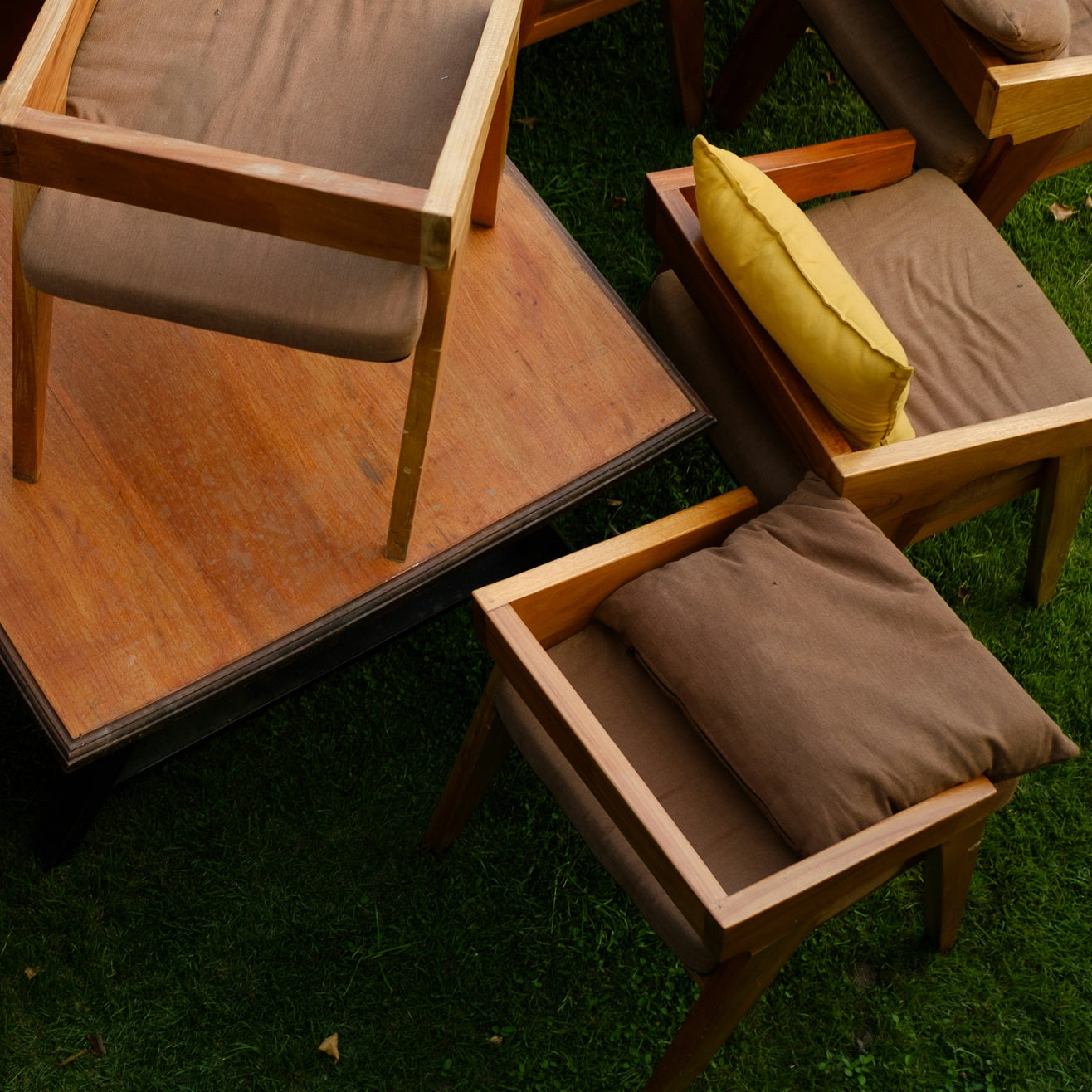 Framtiden för Hållbara Utemöbler: Teknologi och Innovationer som Förändrar Trädgårdsmöbler för Alltid