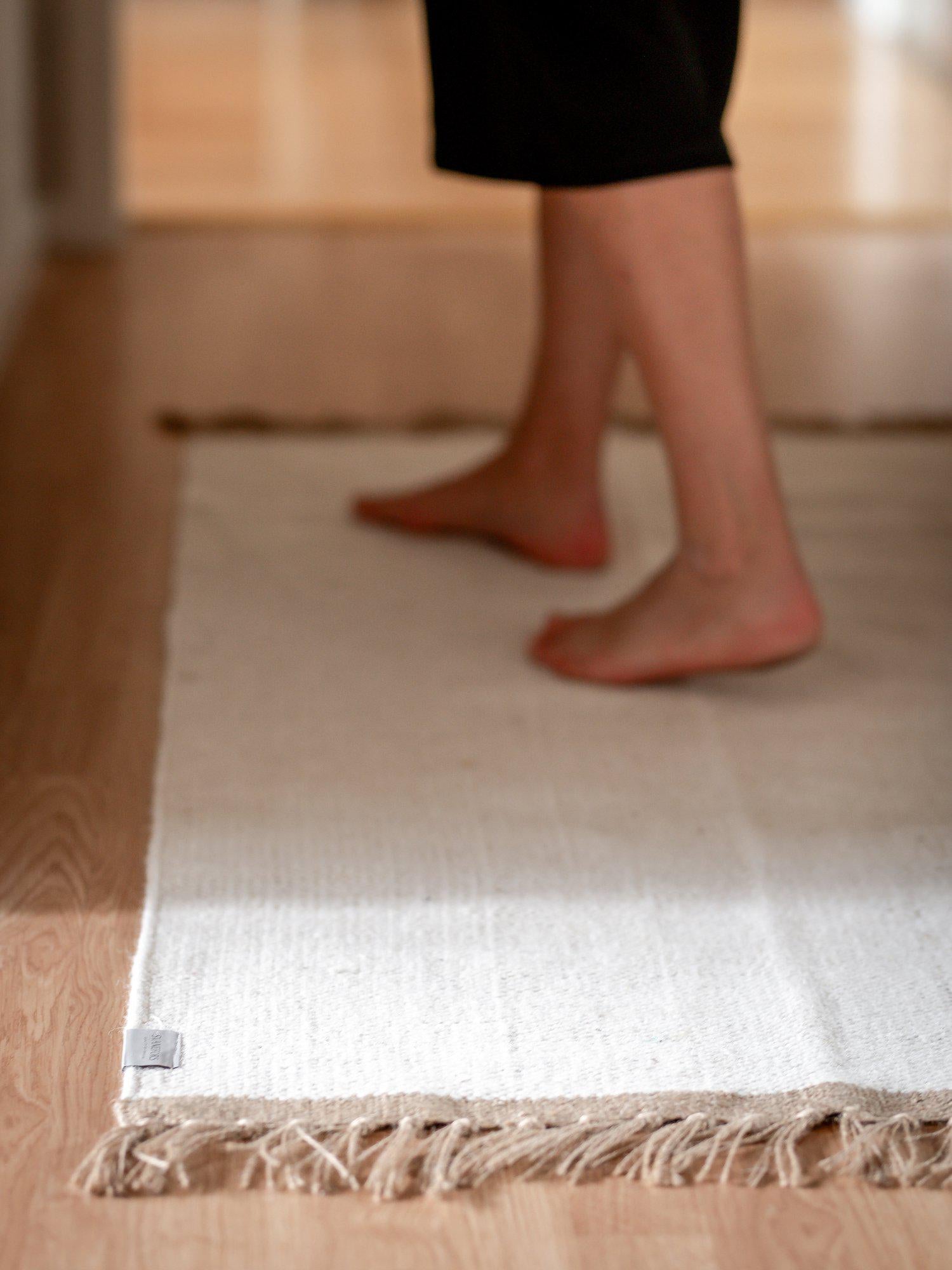 Ian Ullmatta Offwhite 70x240cm Svanefors