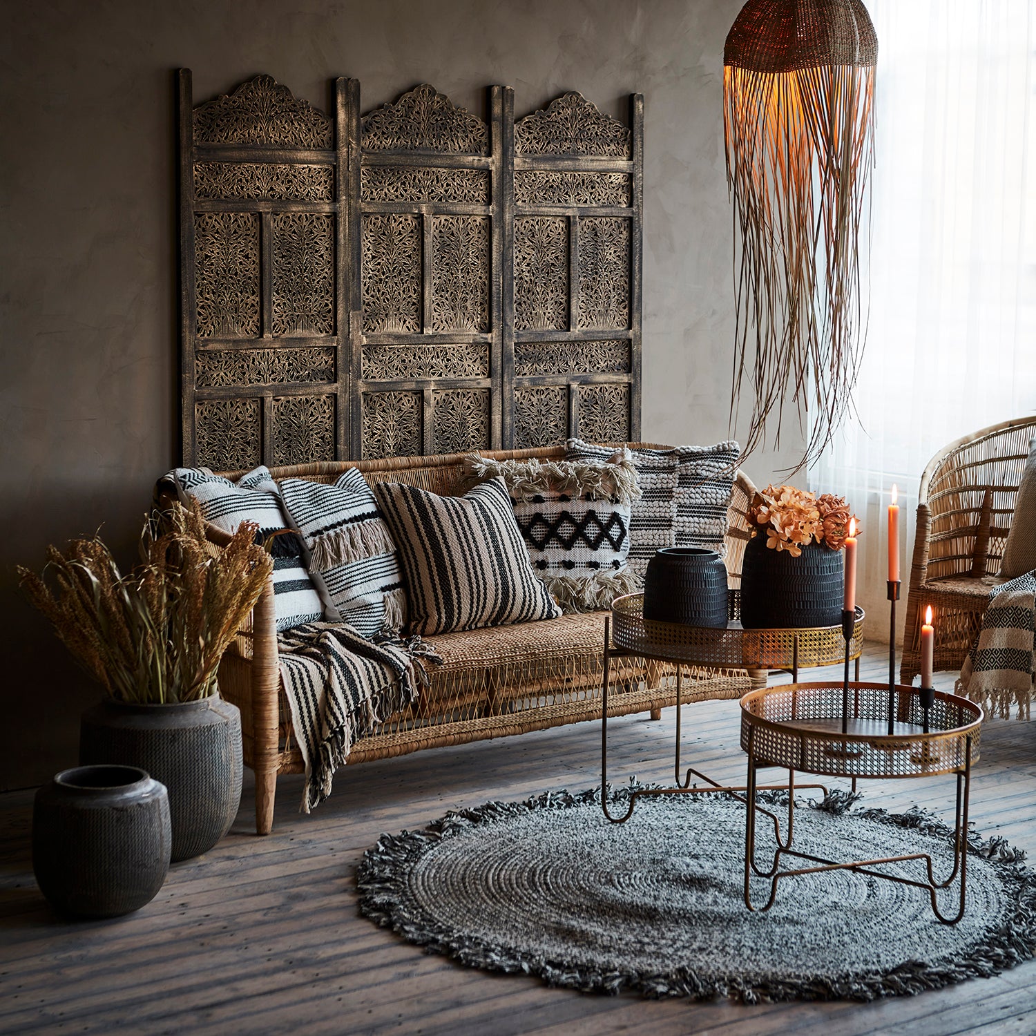 THOMAS Bord M, Mässingsfärgad Affari of Sweden