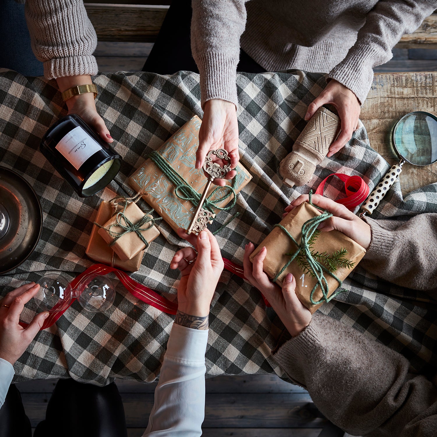 INGRID Bordsduk, Grön/elfenben Affari of Sweden