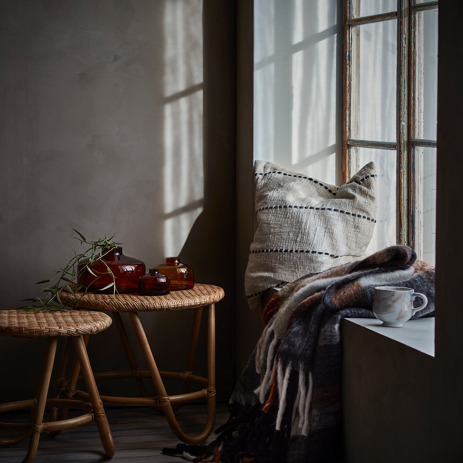 FRASSE Filt, Svart/vit/terrakotta Affari of Sweden