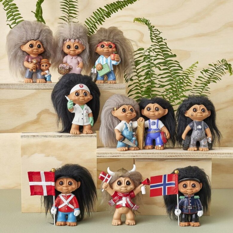 Lyckotroll Norwegian Royal Guard 9 cm Träfigurer Spring Copenhagen