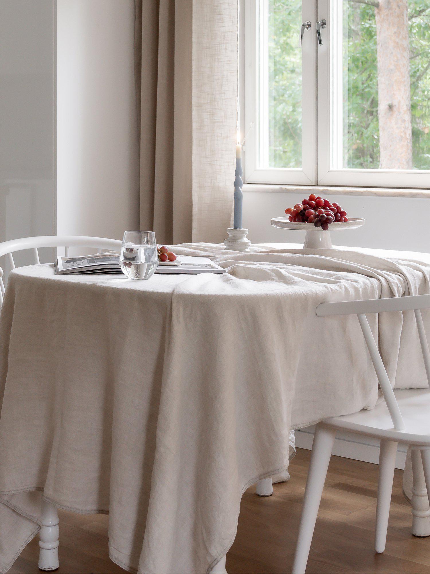 Detaljbild på väven av Julie duk i högkvalitativt lin