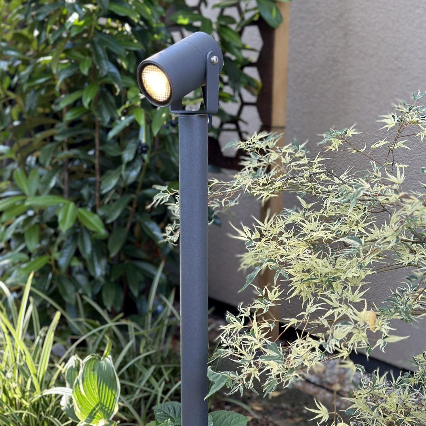 Luna65 (mörkgrå) Pollare LightsOn Garden Plug & Play