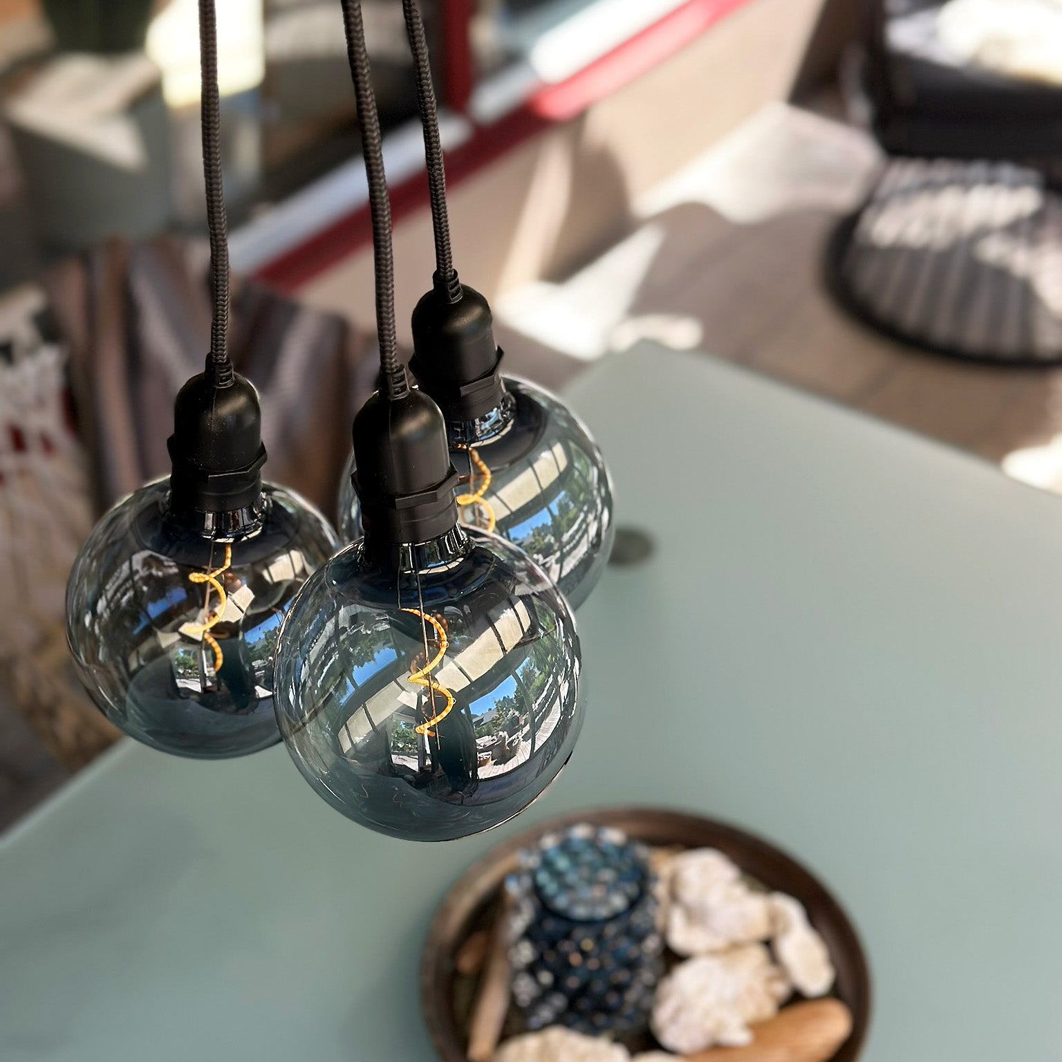 DecoXL (smoke) + Gravity LightsOn Garden Plug & Play