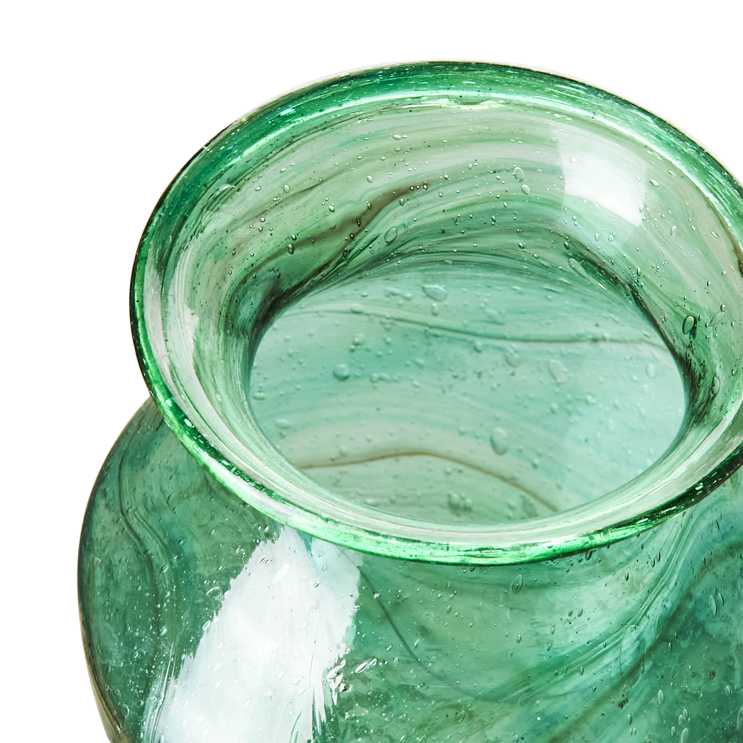 VIOLETTA vas i grön nyans sedd från sidan mot vit bakgrund