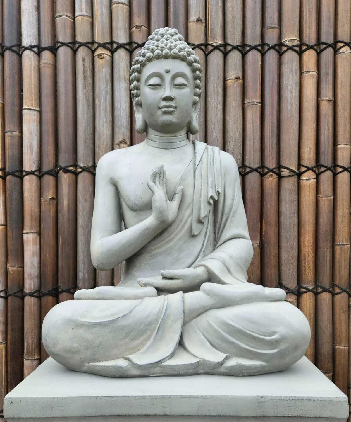 Sittande Buddha Trädgårdsstaty – 75 cm, grå