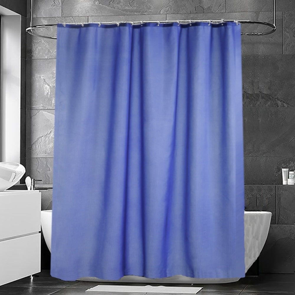 Himmelsblått duschdraperi av Etol Design på Hemboden