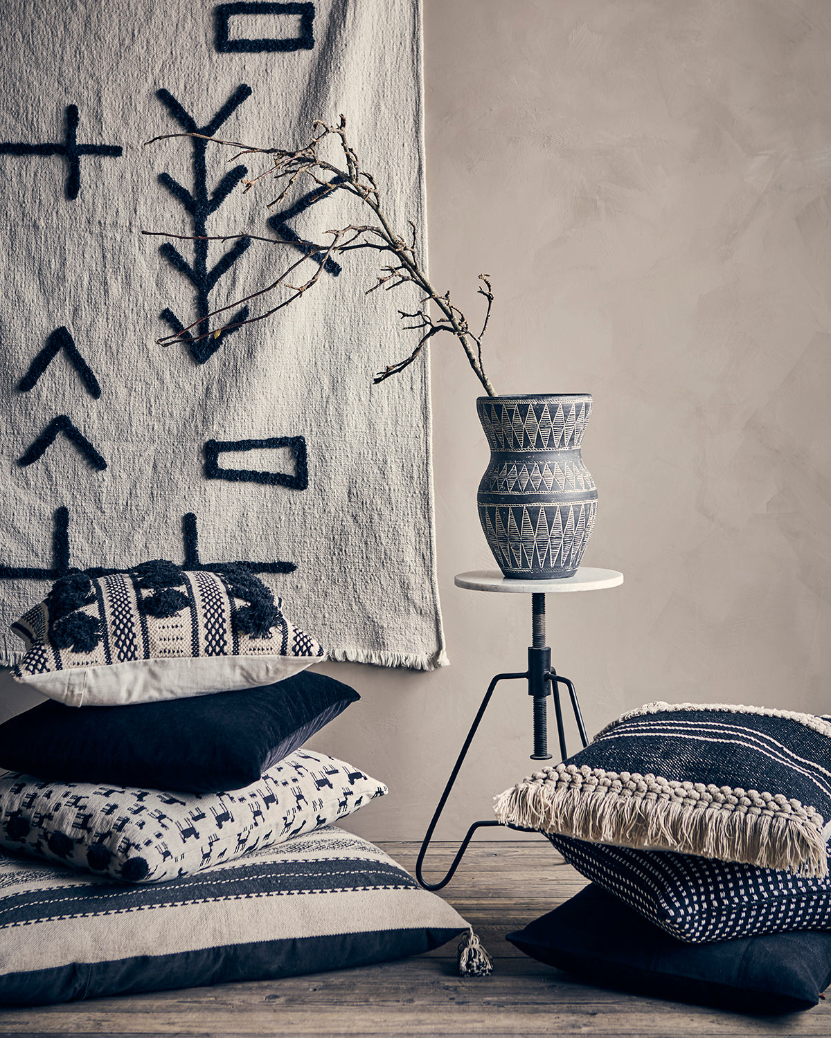 MILAN Pall, Svart Affari of Sweden