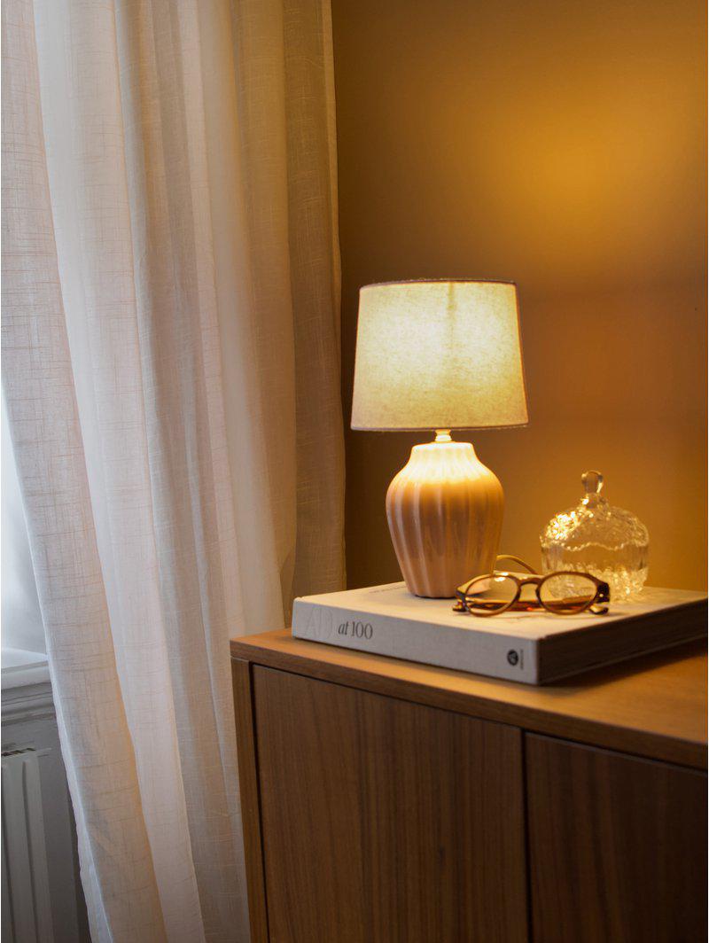 Lyon bordslampa ljusrosa – liten – PR Home – bild 5