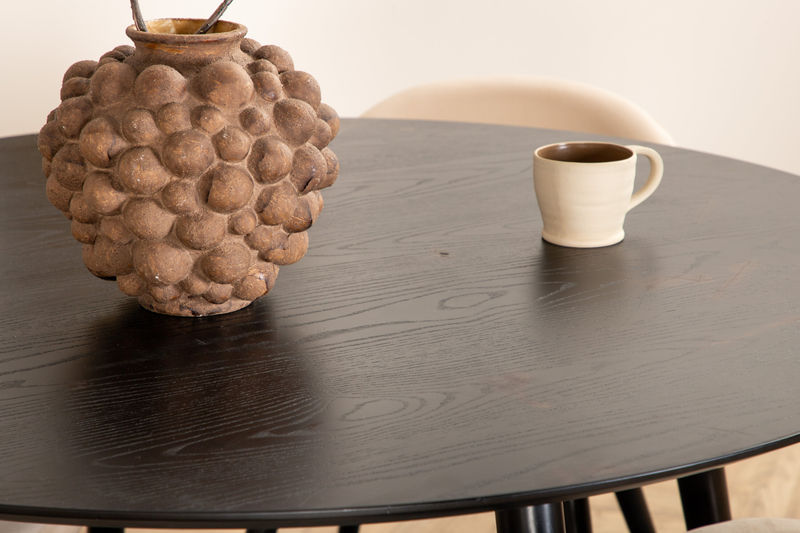 Dipp Matbord - 115cm - Svart faner / Helsvarta ben + Velvet Stitches Stol - Svart / Beige sammet Matbord Venture Home