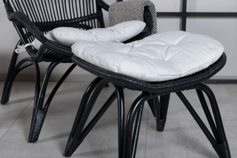 Ella Fåtölj - Rattan - Svart/Vit Venture Home