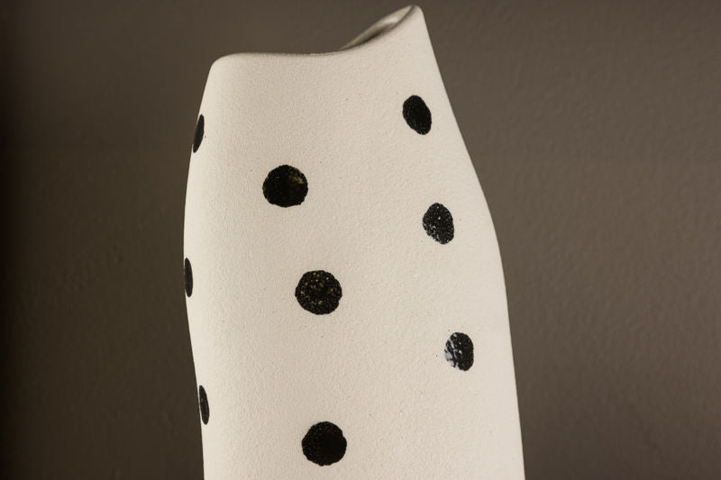 Ernst Vas - Vita/Svarta Prickar - 12*9*23Hcm Vaser Venture Home