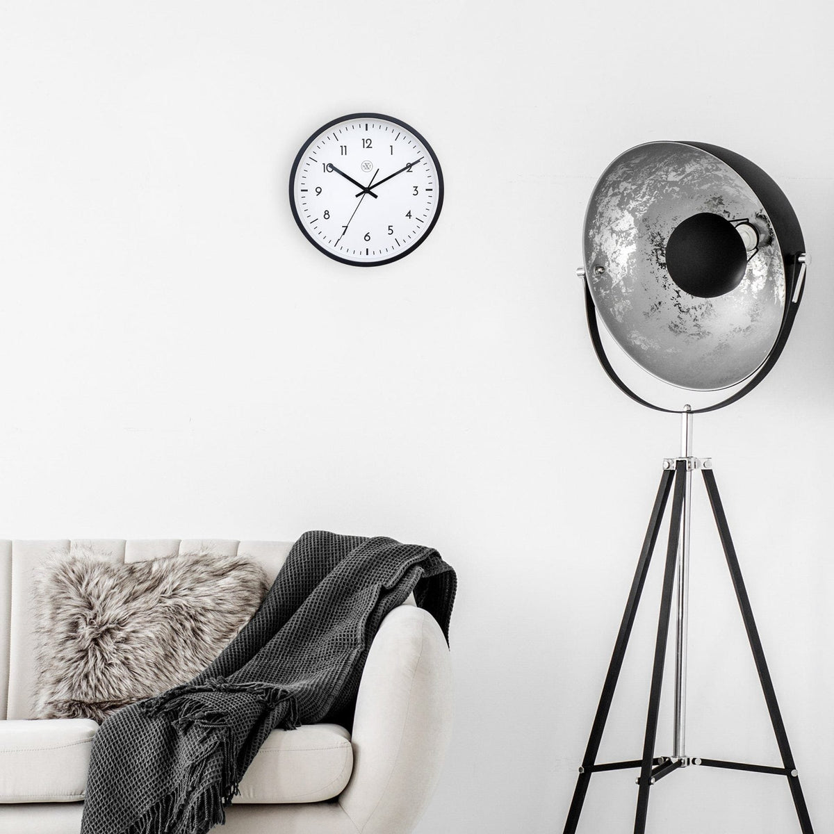 Väggklocka Easy Big 30 cm Svart/Vit från NeXtime
