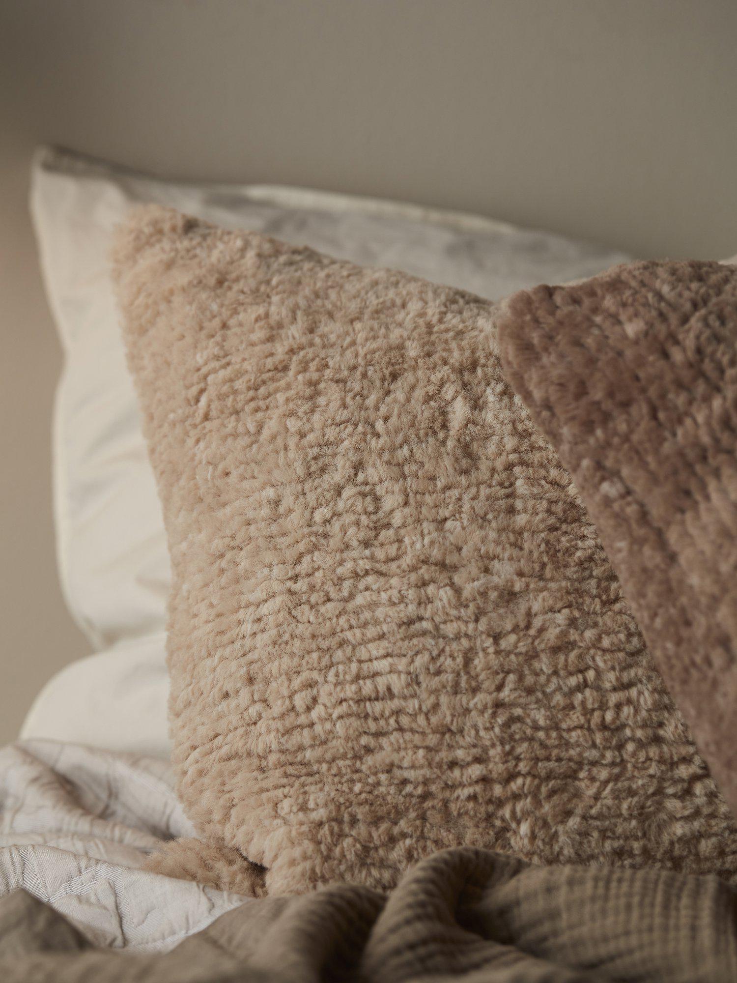 Dolly Kuddfodral Nougat 45x45cm Svanefors