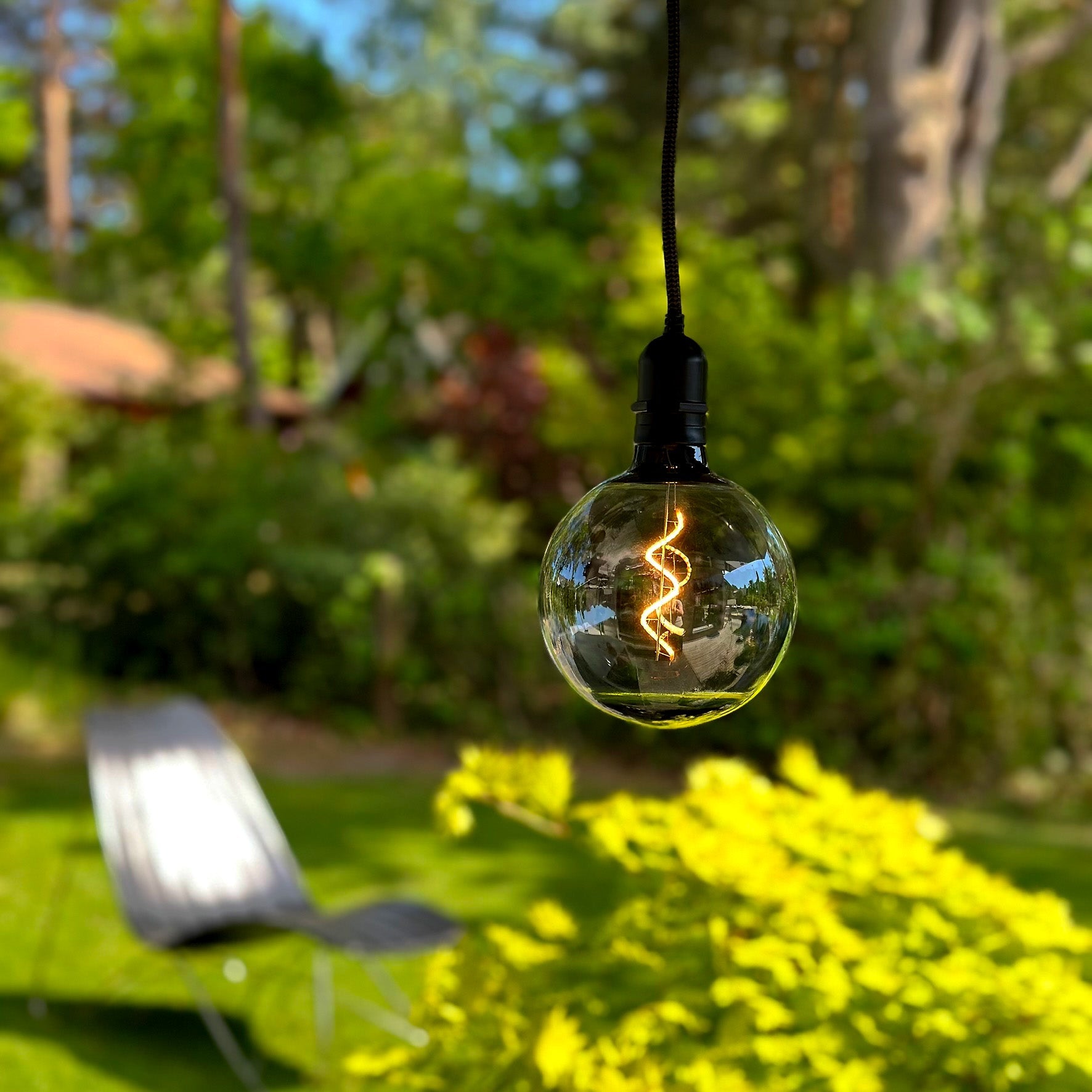 DecoXL (smoke) + Gravity LightsOn Garden Plug & Play