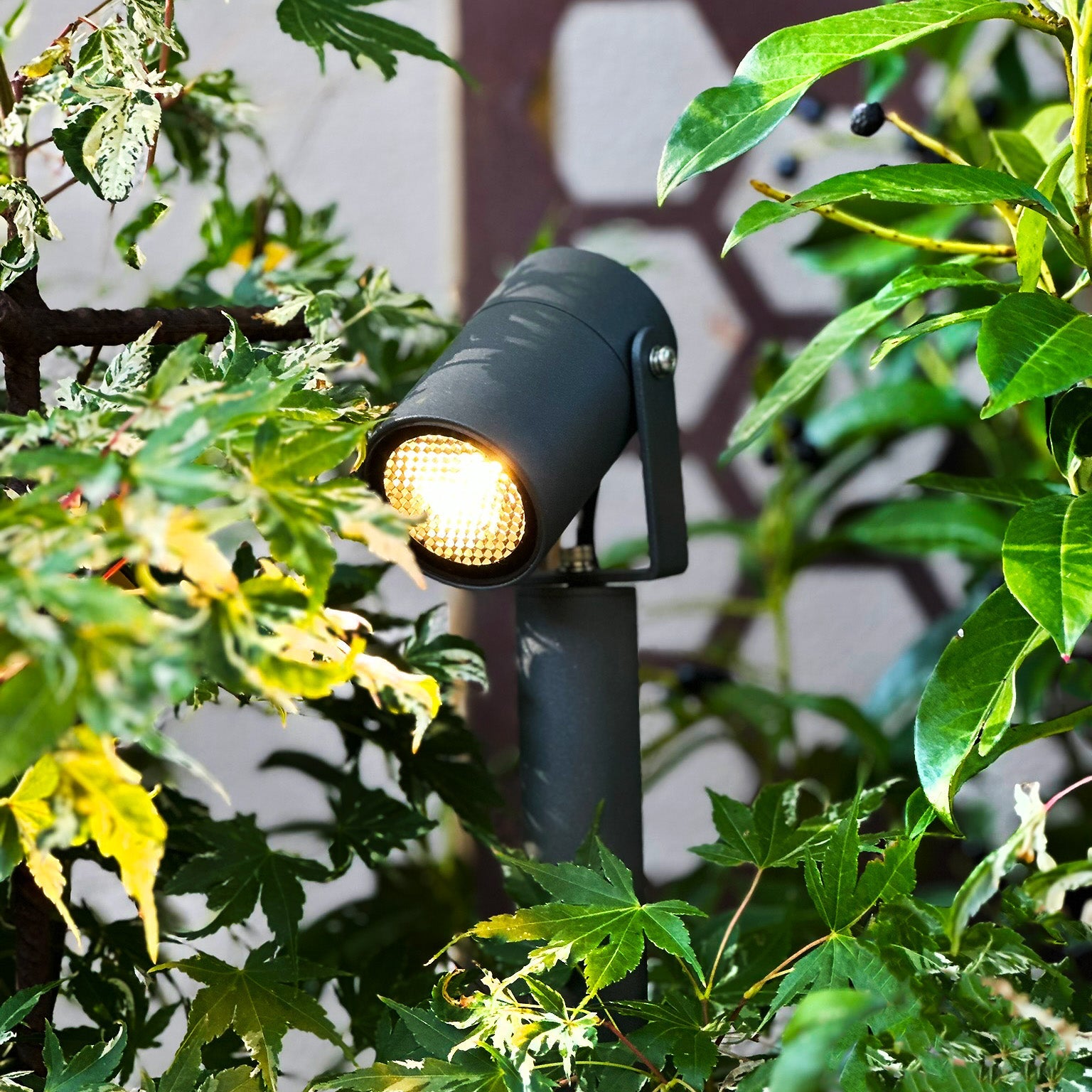 Luna65 (mörkgrå) Pollare LightsOn Garden Plug & Play