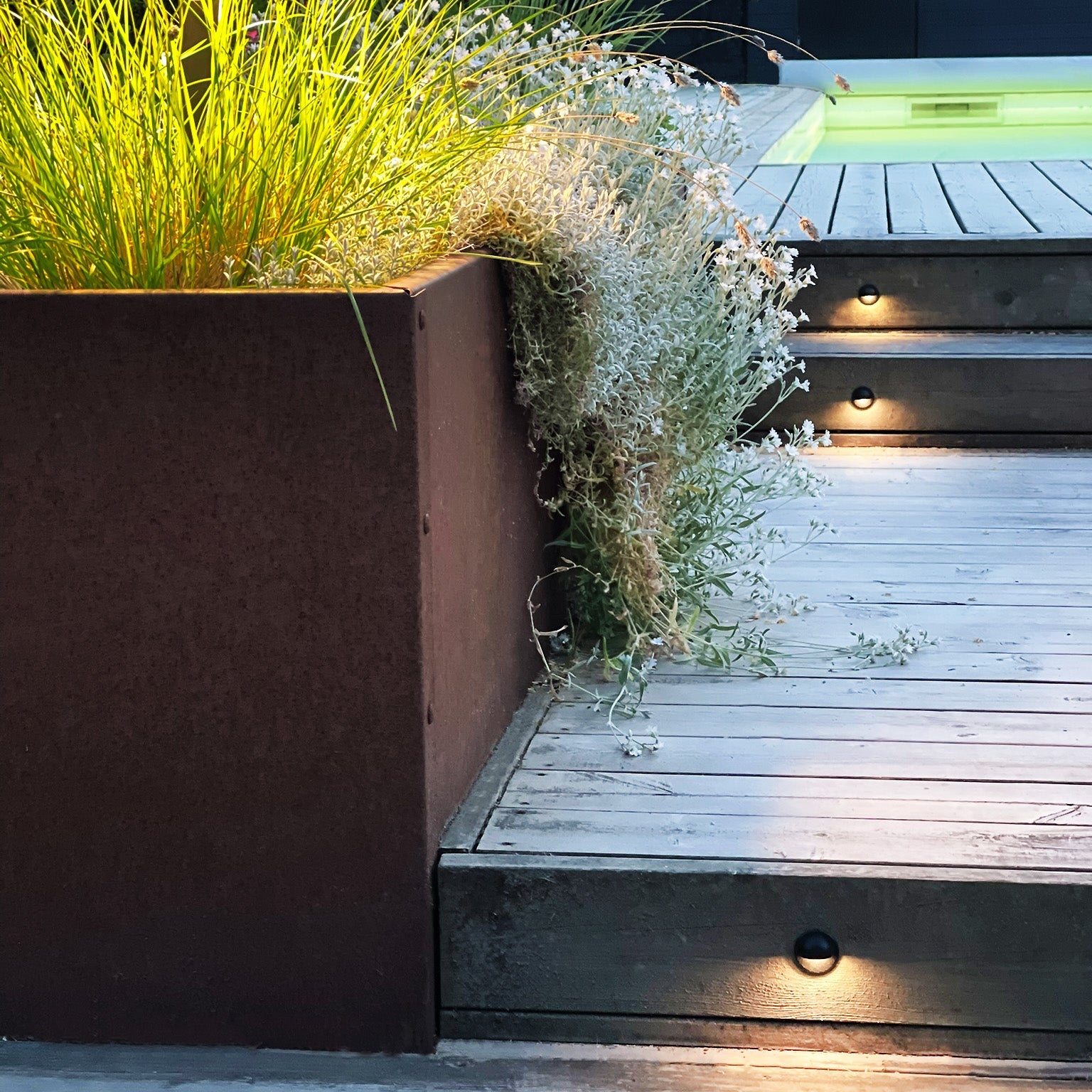 Aries x 4 (svart) Decklights LightsOn Garden Plug & Play
