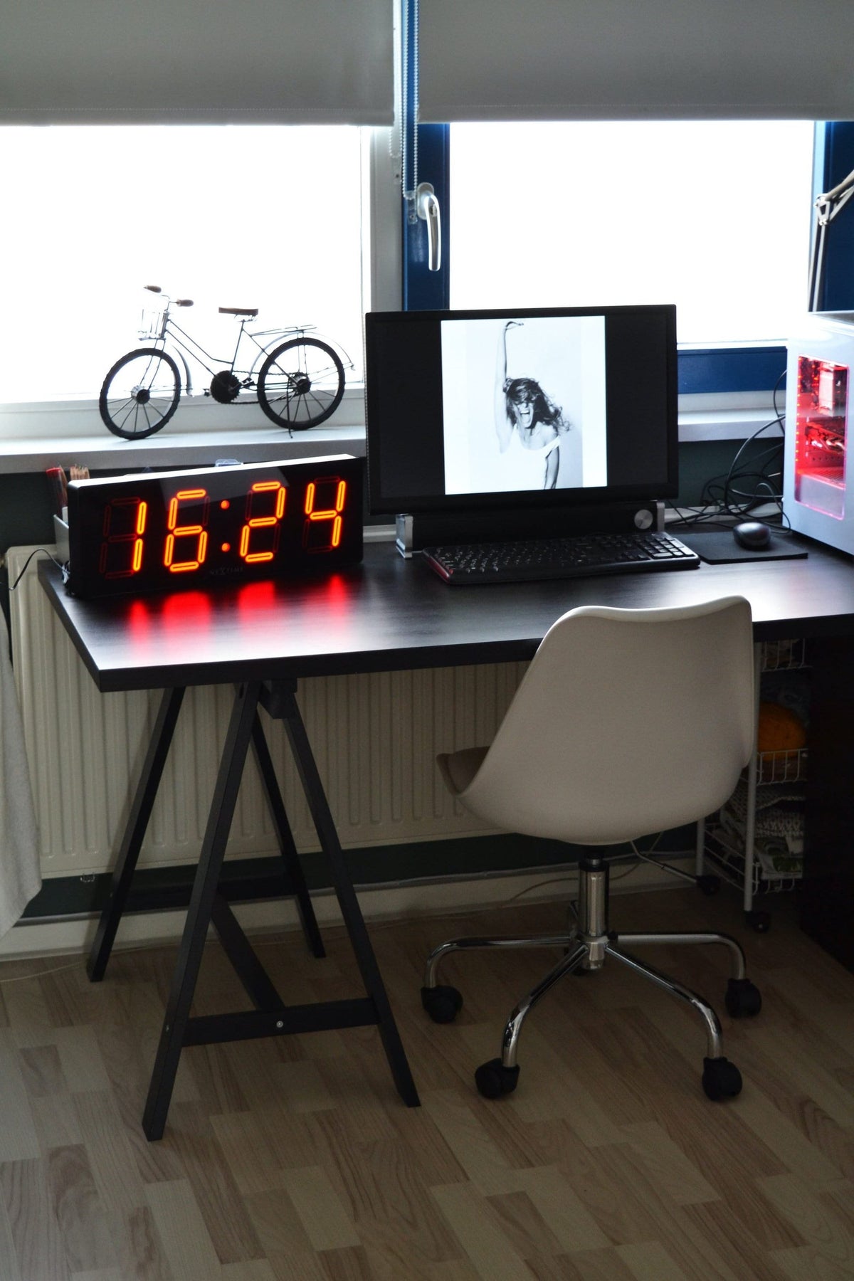 LED-Klocka Big D från NeXtime
