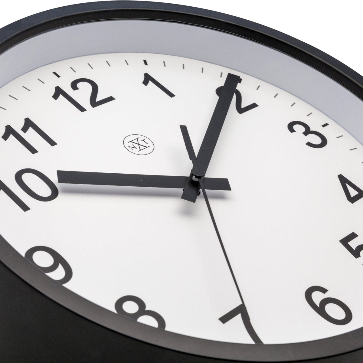 Väggklocka Nxt Robust Ø25,5 cm Svart/Vit från NeXtime