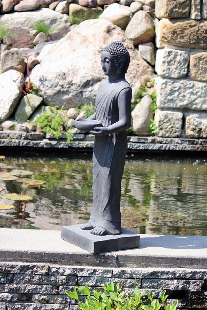 Stående Buddha med sockel