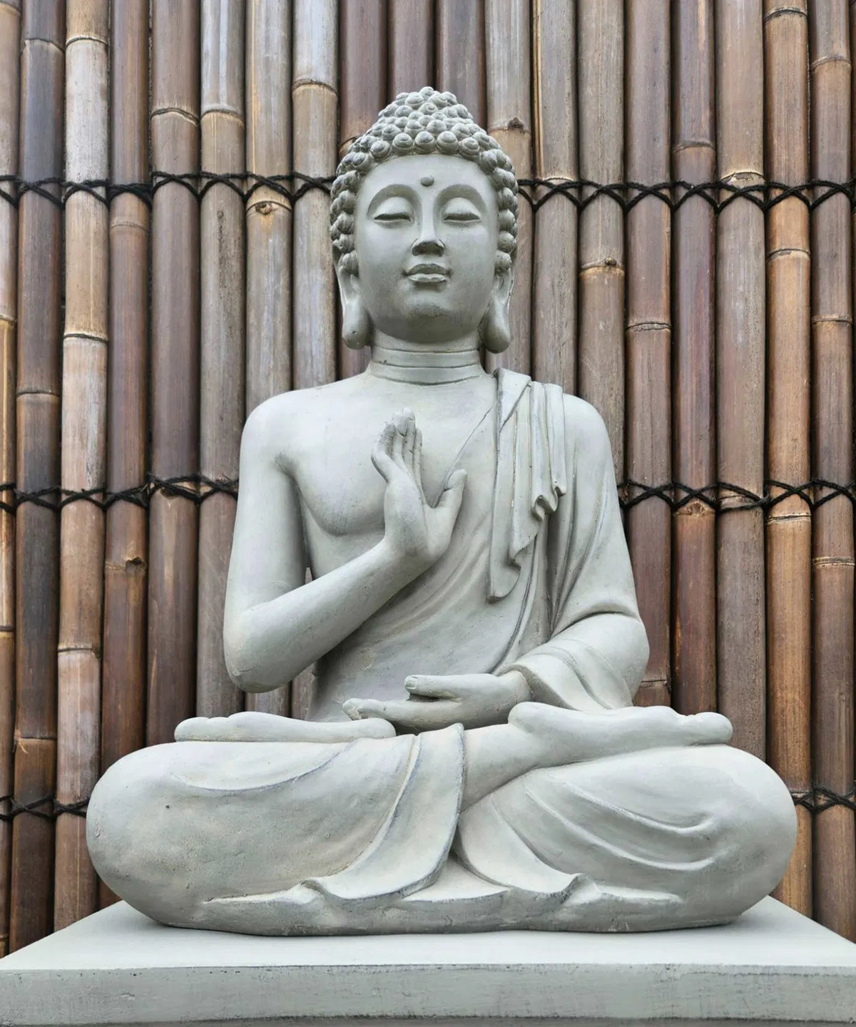 Sittande Buddha Trädgårdsstaty – 75 cm, grå