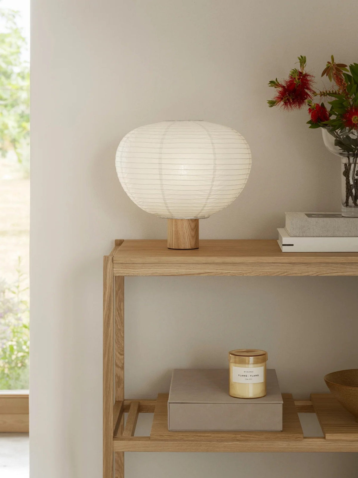 Bordslampa Kami Rispapper Ek 31 cm från blomus