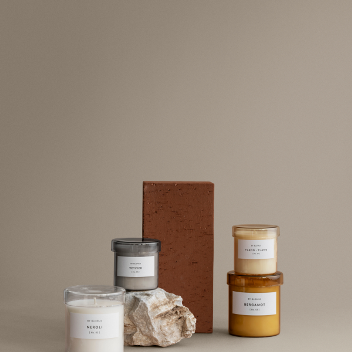 Doftljus Valoa 7,5 cm Ylang-Ylang Misty Rose från blomus
