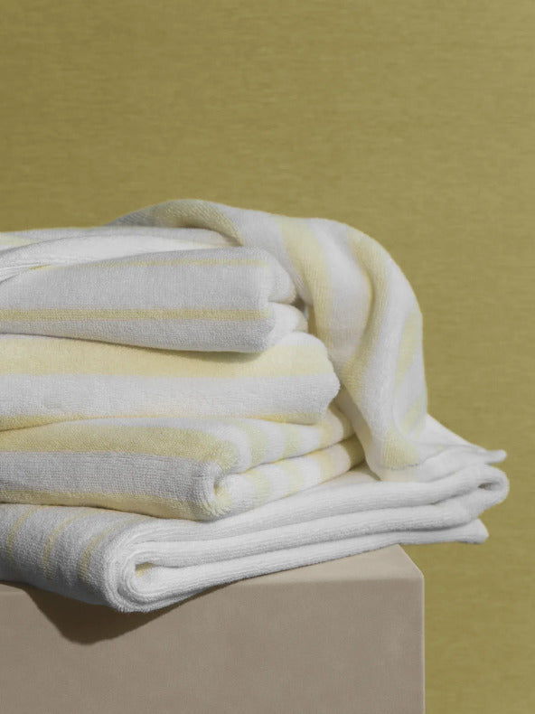 ARTO Bath Towel 140 x 70 cm White/Transparent Yellow