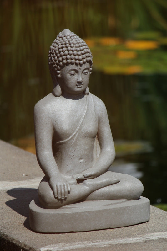 Sittande Buddha Staty