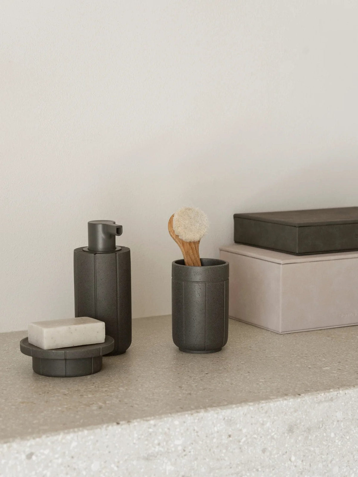 Tvålpump Kua 30 cl Magnet från blomus